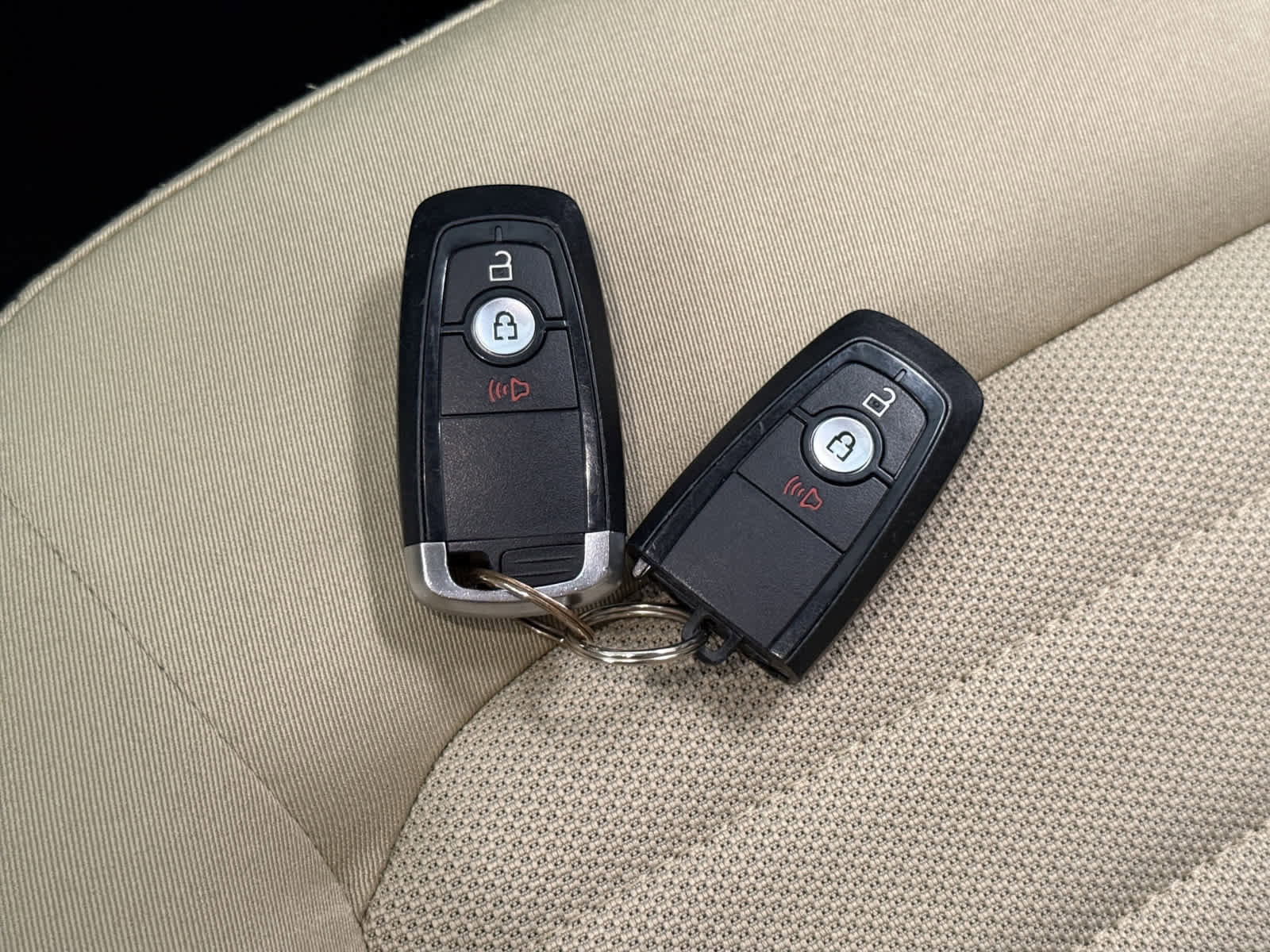 Used 2022 Ford Edge SE w/ Cargo Accessory Package image 29