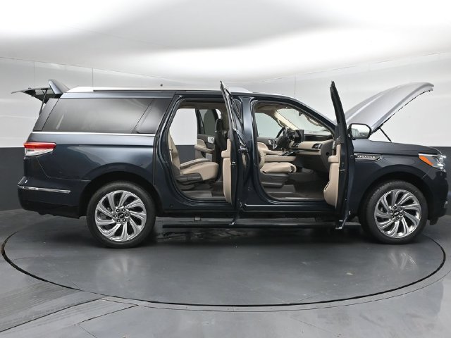 Certified 2024 Lincoln Navigator L Reserve AWD/4WD image 59