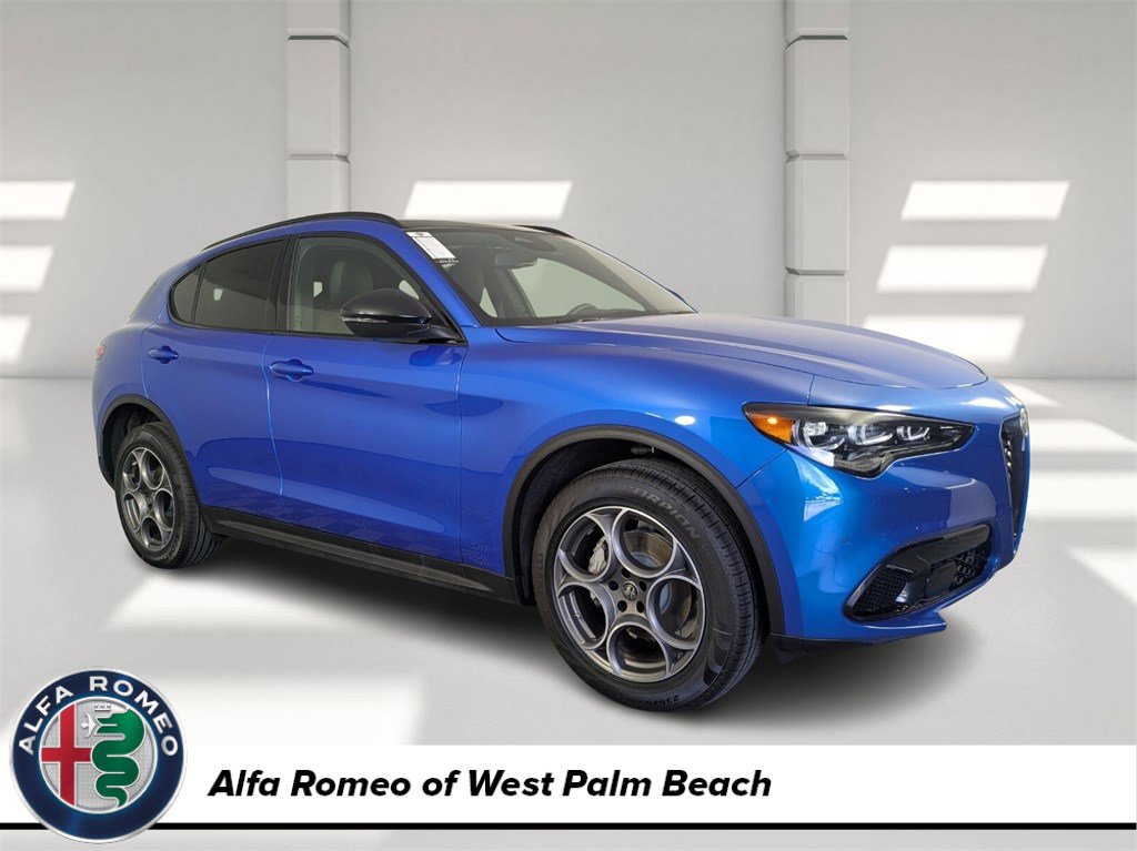 New 2025 Alfa Romeo Stelvio Sprint