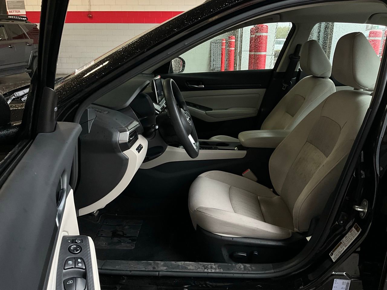 Used 2025 Nissan Altima 2.5 SV image 10