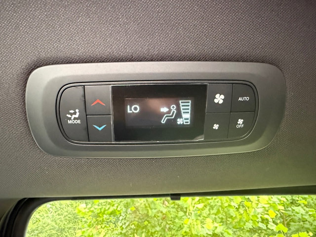 New 2026 Chrysler Pacifica Select image 18