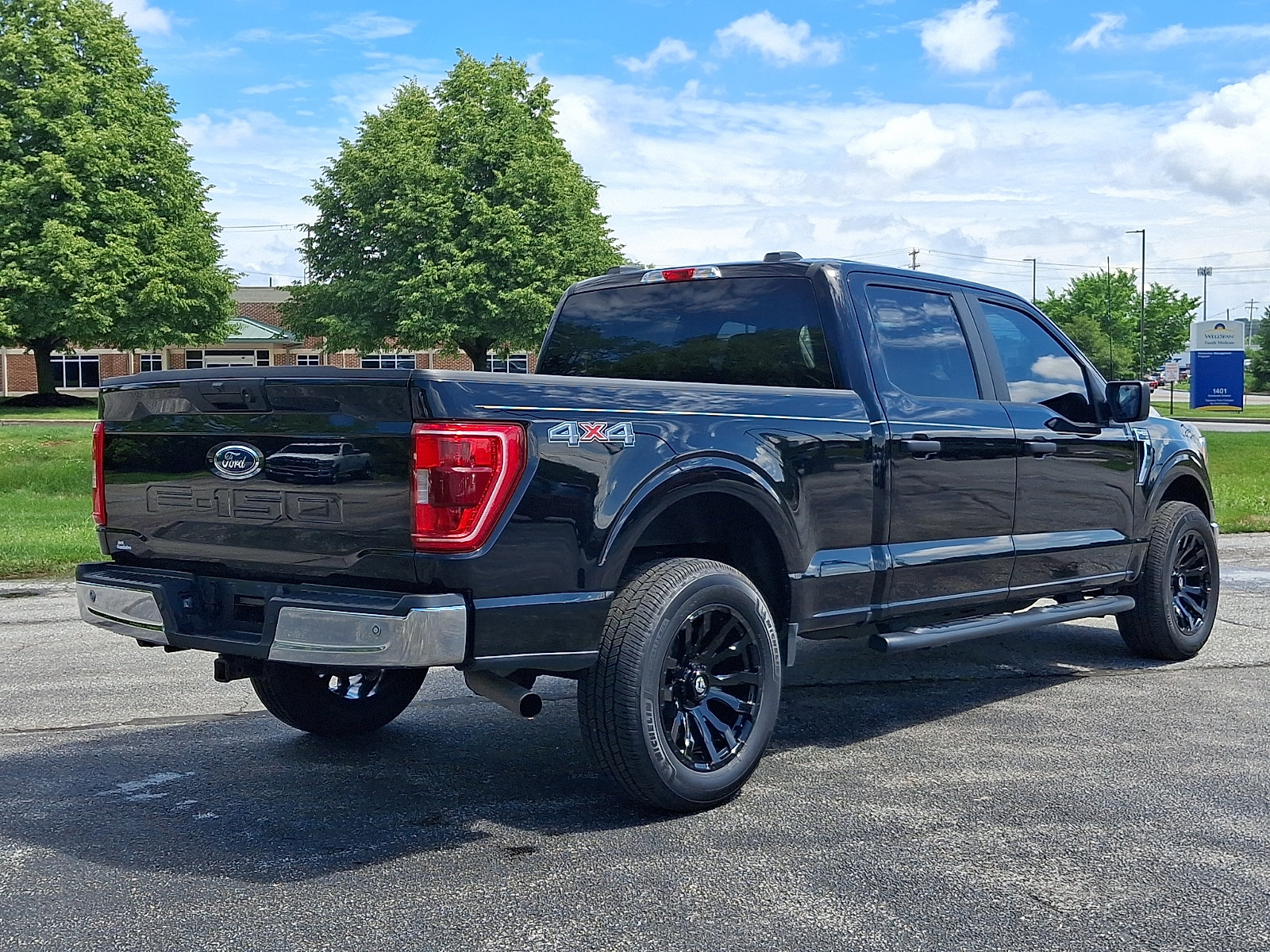 Used 2022 Ford F150 XLT w/ Trailer Tow Package AWD/4WD image 7