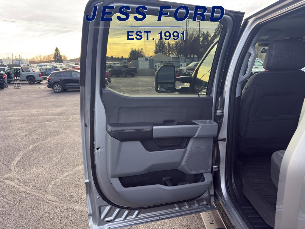 Used 2024 Ford F450 XLT w/ FX4 Off-Road Package image 14