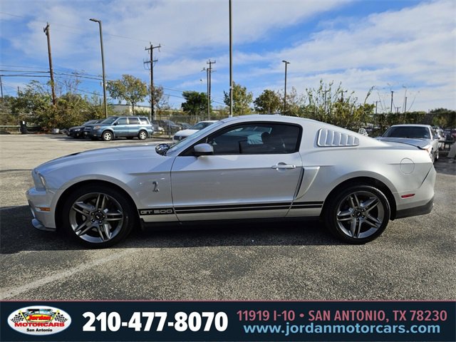 Used 2010 Ford Mustang Shelby GT500 image 2