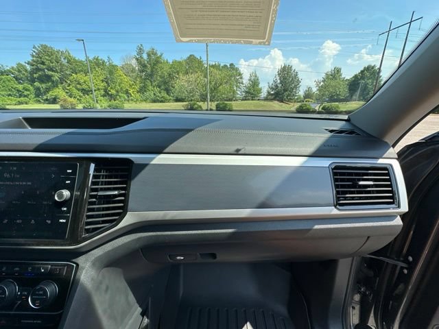 Used 2023 Volkswagen Atlas SEL Premium AWD/4WD image 16