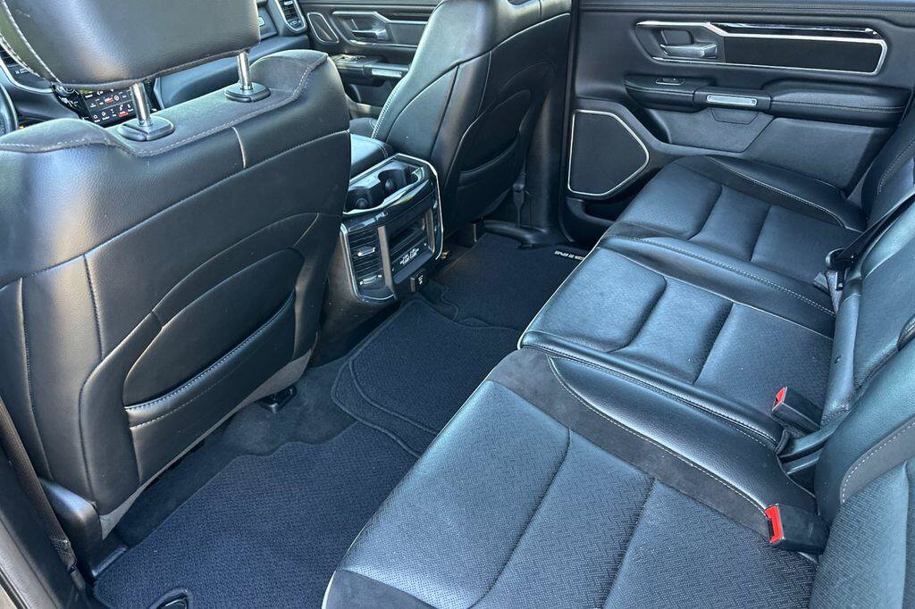 Used 2022 RAM 1500 Laramie AWD/4WD image 12