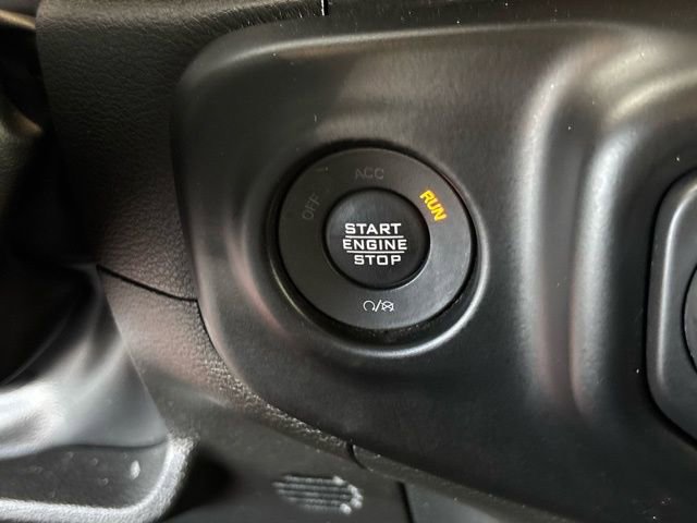 Used 2023 Jeep Gladiator Sport image 38