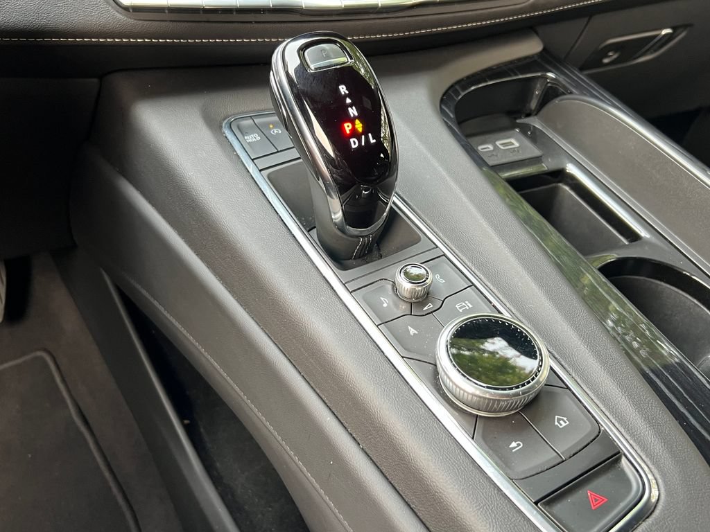 Used 2024 Cadillac Escalade ESV Sport AWD/4WD image 36