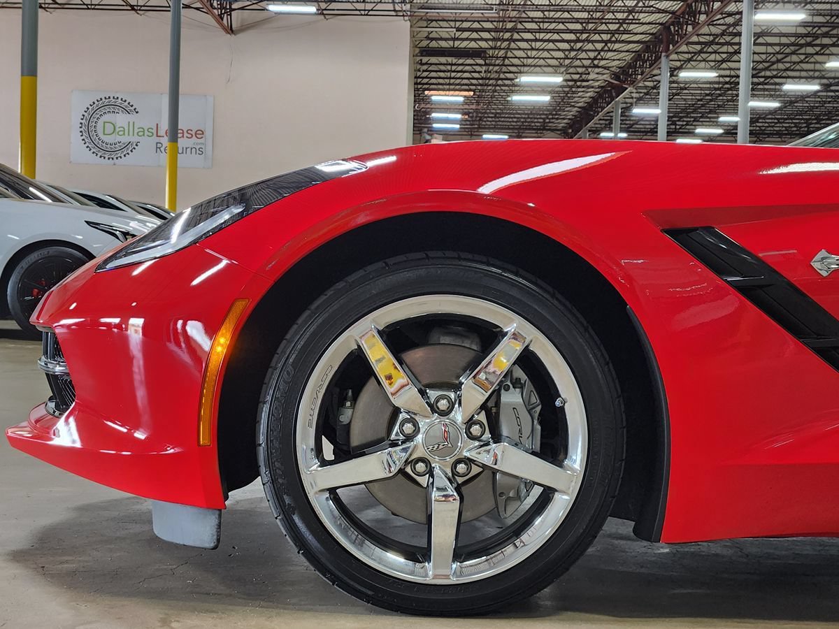 Used 2015 Chevrolet Corvette Stingray Convertible w/ 3LT Preferred Equipment Group RWD image 5