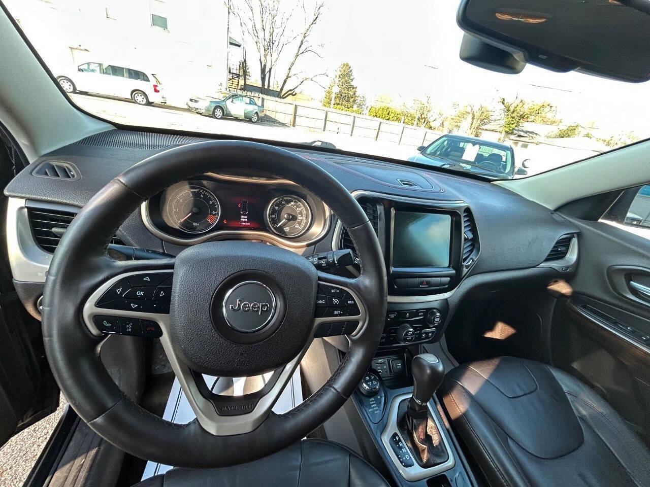 Used 2014 Jeep Cherokee Trailhawk image 5