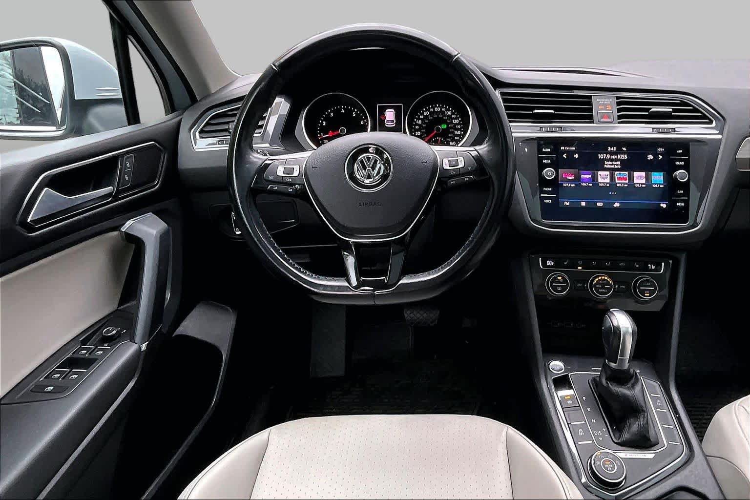 Used 2018 Volkswagen Tiguan SE w/ Panoramic Sunroof Package AWD/4WD image 6