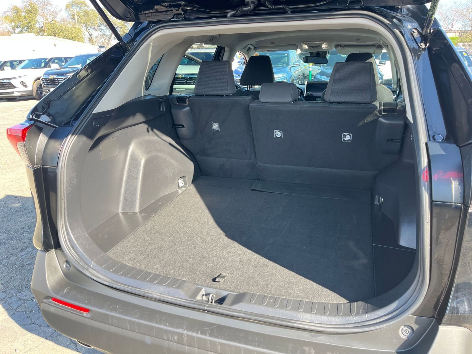 Used 2025 Toyota RAV4 LE image 30