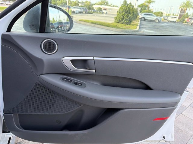 Used 2021 Hyundai Sonata SE FWD image 17