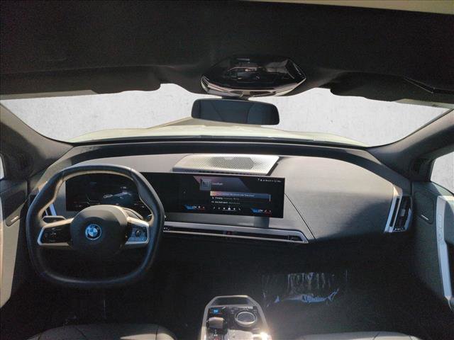 Used 2025 BMW iX xDrive50 image 17