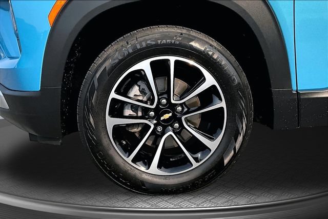 Used 2025 Chevrolet TrailBlazer LT AWD/4WD image 29