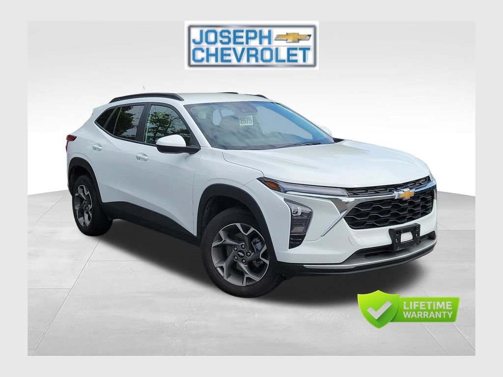 Used 2025 Chevrolet Trax LT
