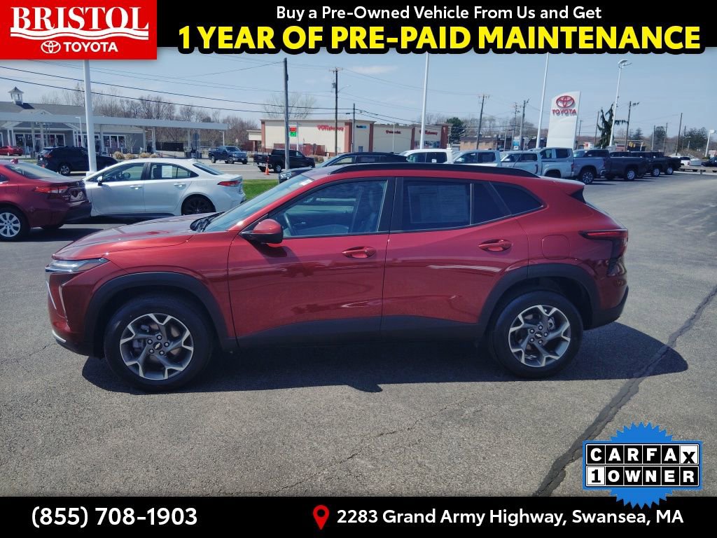 Used 2025 Chevrolet Trax LT w/ LT Convenience Package FWD image 4