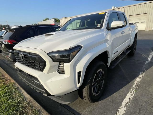 Used 2024 Toyota Tacoma TRD Sport w/ TRD Sport Upgrade Package AWD/4WD image 6
