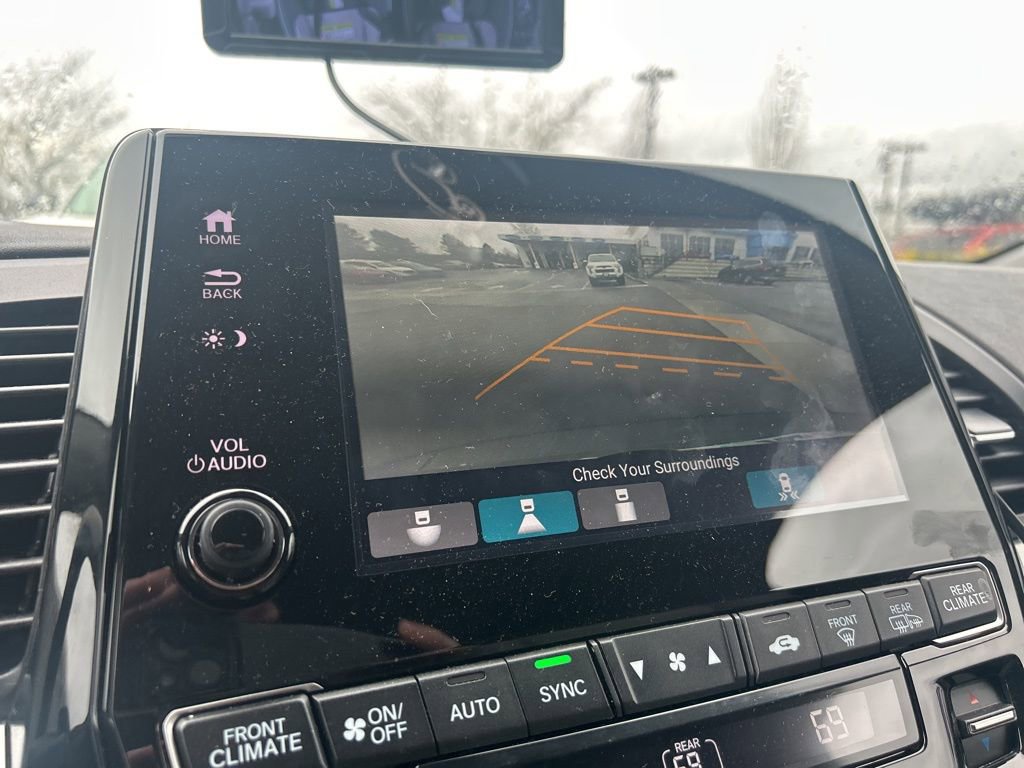 Used 2023 Honda Odyssey Touring image 3