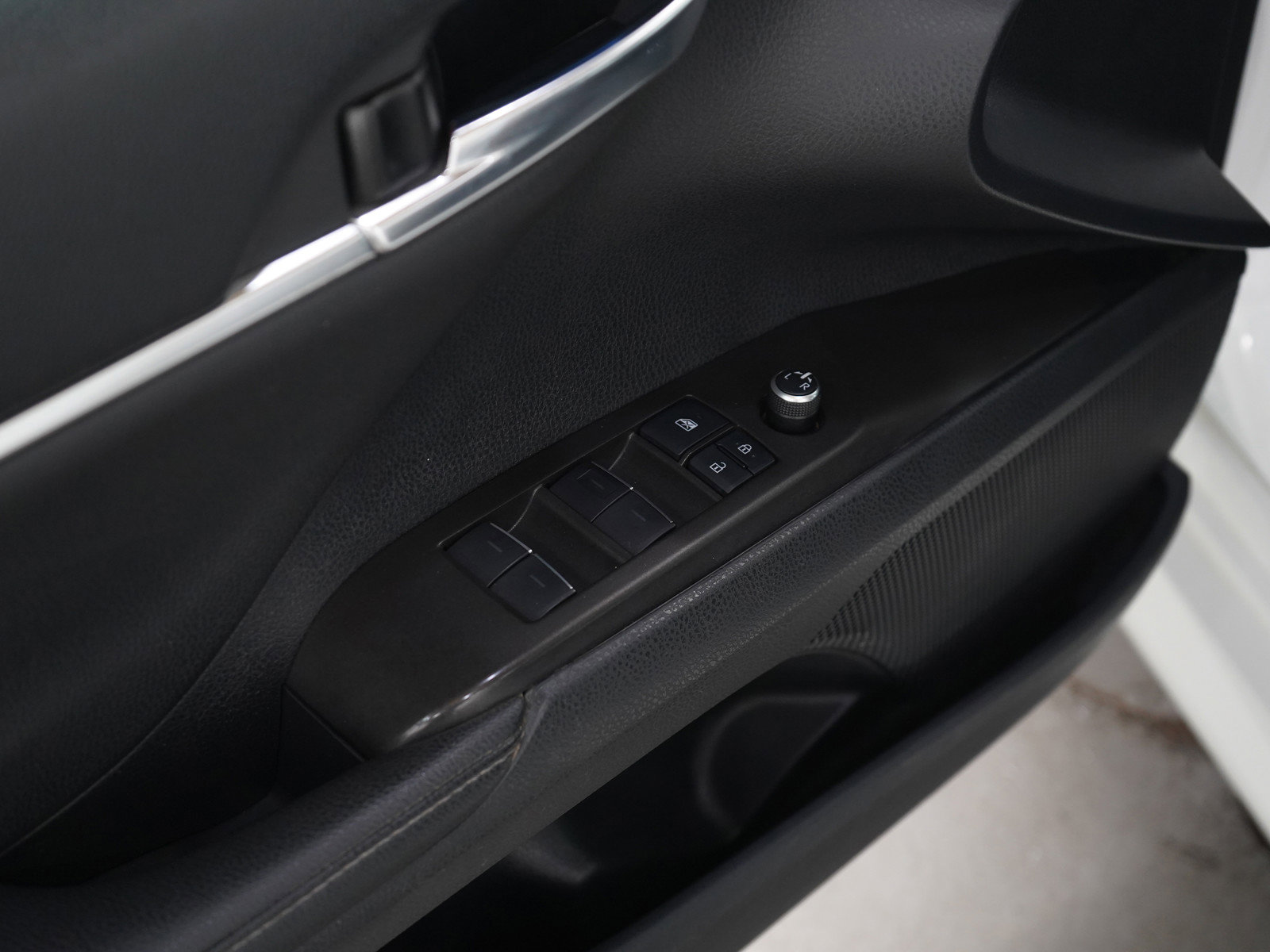 Used 2022 Toyota Camry XLE image 16