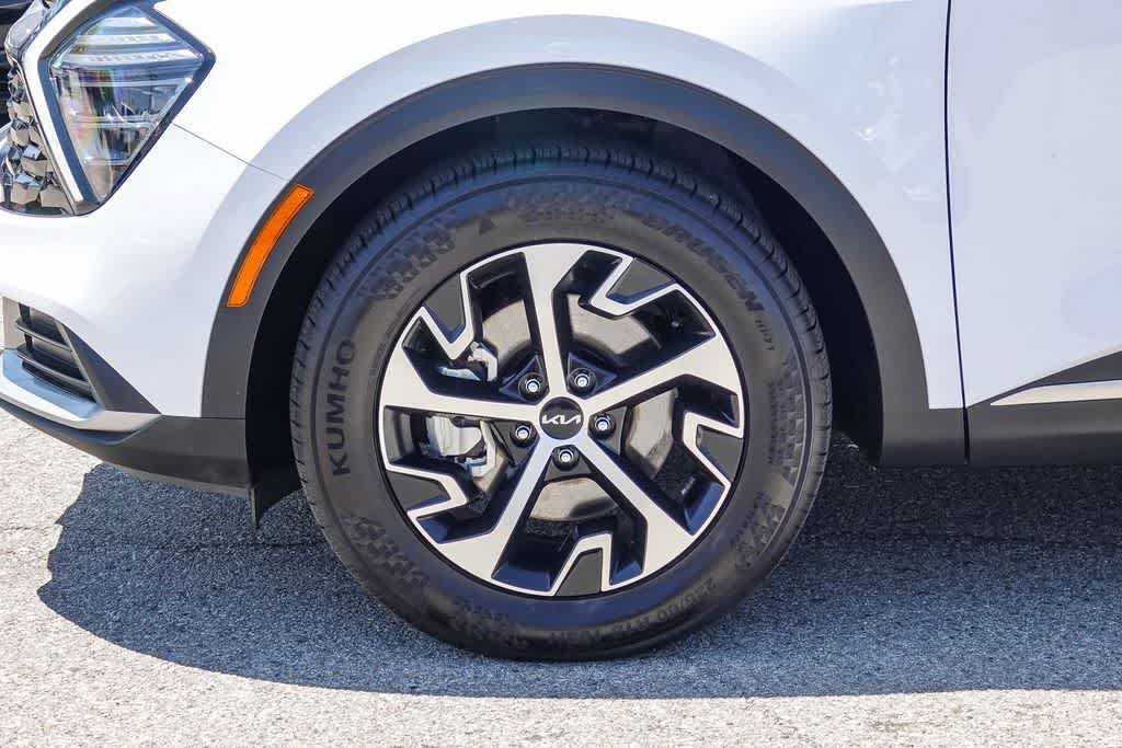 Certified 2025 Kia Sportage EX FWD image 10