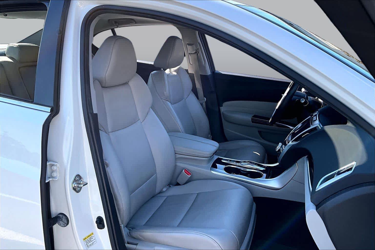 Used 2016 Acura TLX w/ Technology Package FWD image 9