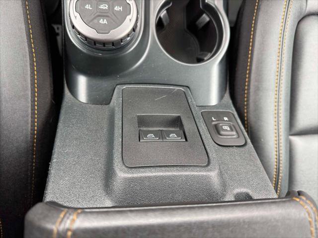 Used 2024 Ford Bronco Badlands image 28