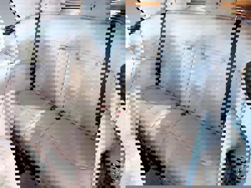 Used 2012 Rolls-Royce Phantom Drophead Coupe image 30