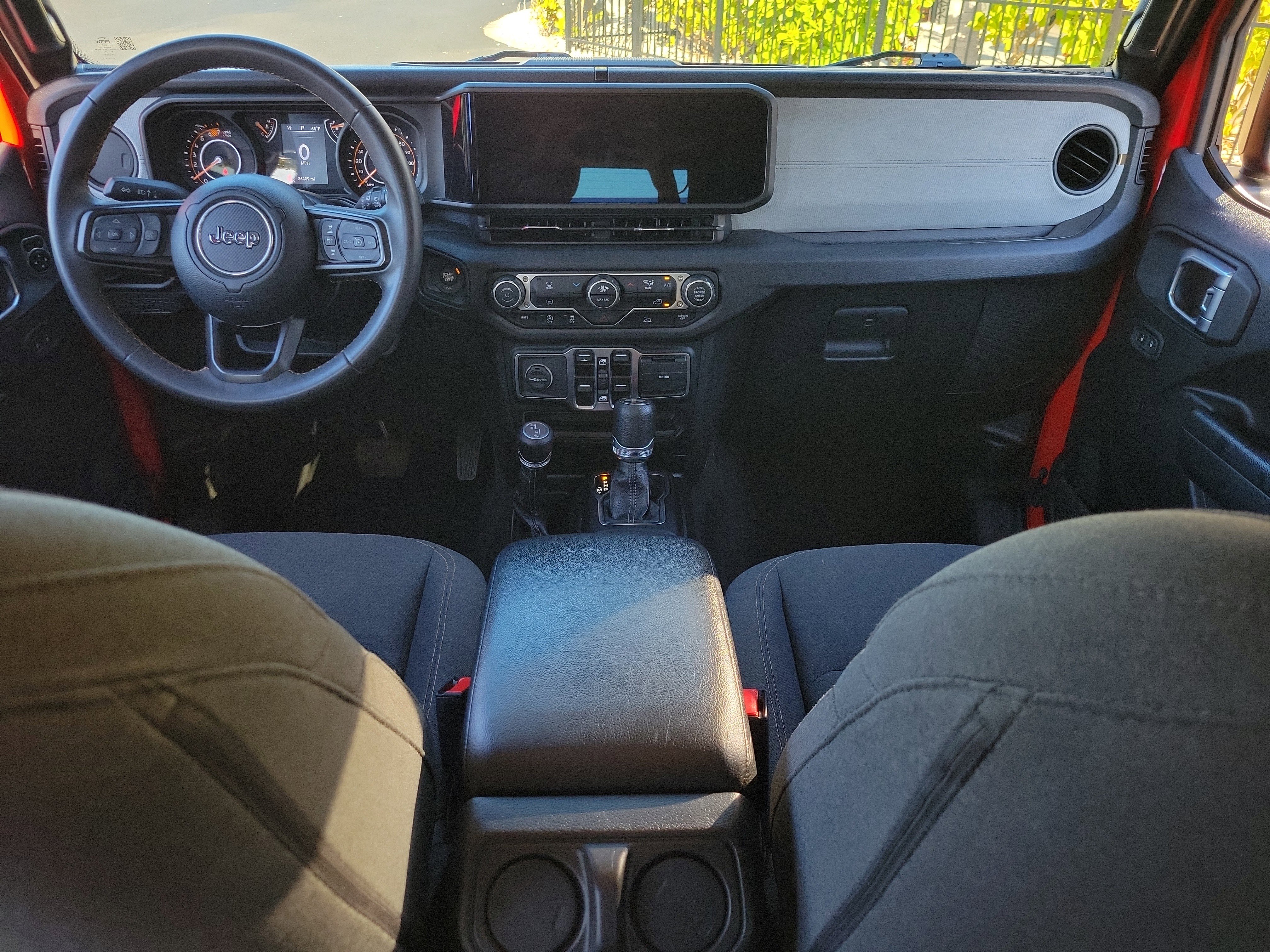 Used 2024 Jeep Wrangler Unlimited Sport AWD/4WD image 14