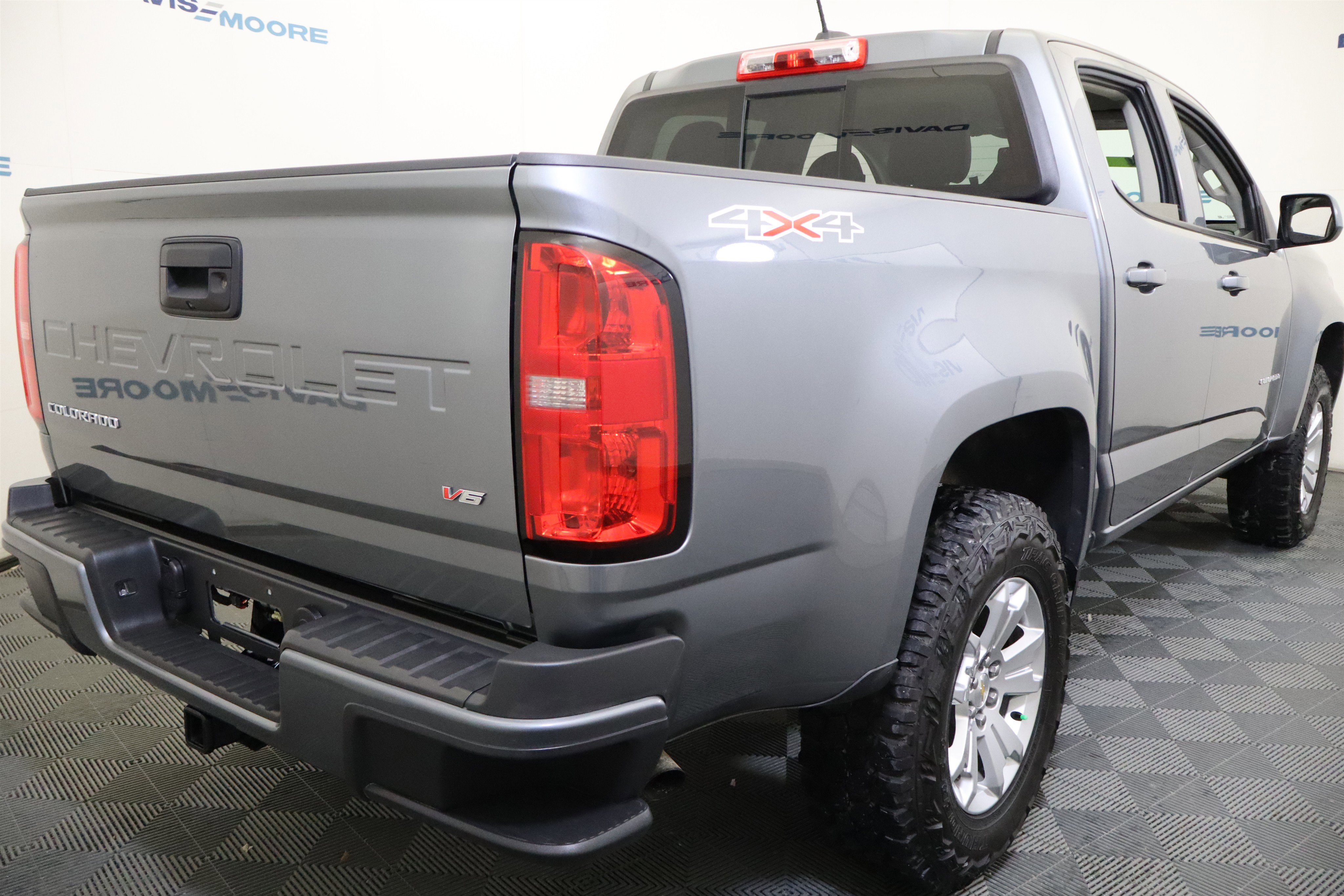 Used 2022 Chevrolet Colorado LT w/ LT Convenience Package image 5