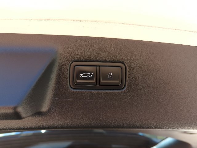 Used 2025 Hyundai Santa Fe Limited AWD/4WD image 28