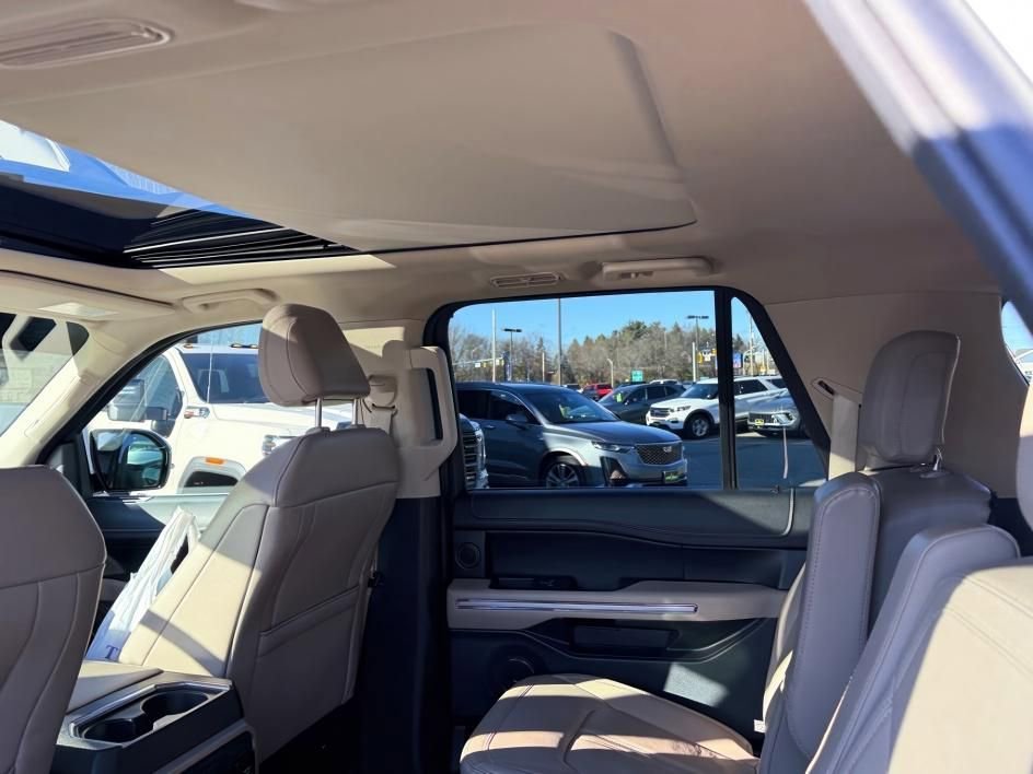 Used 2023 Ford Expedition Max Limited image 10