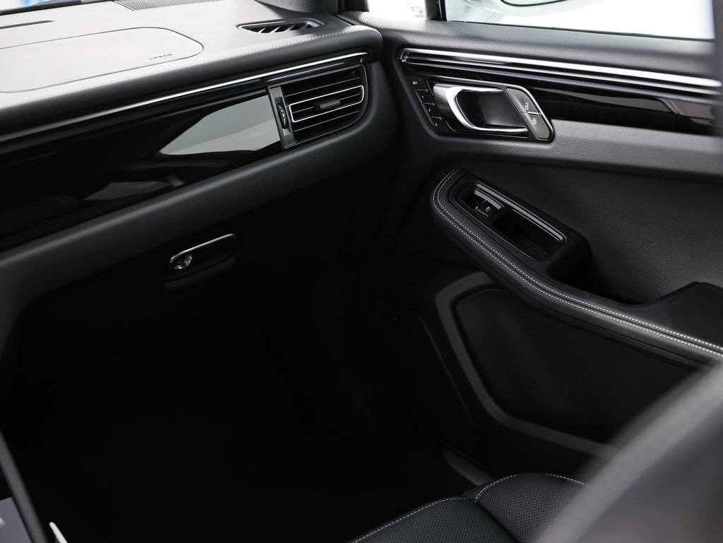 New 2026 Porsche Macan S AWD/4WD image 30
