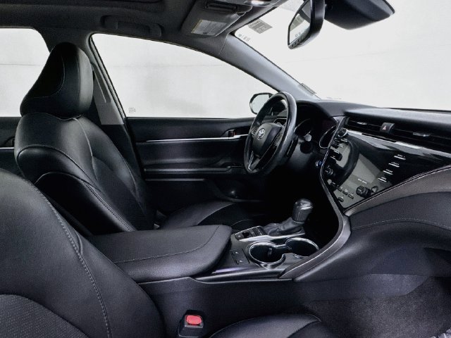 Used 2020 Toyota Camry XSE FWD image 26
