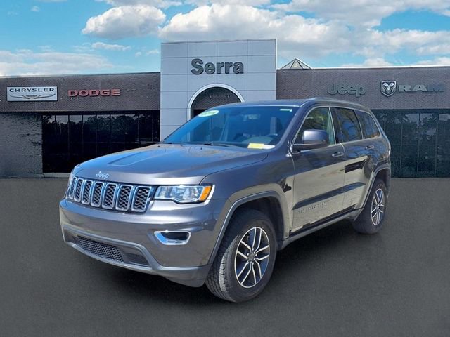 Used 2019 Jeep Grand Cherokee Laredo w/ Security & Convenience Group AWD/4WD image 3