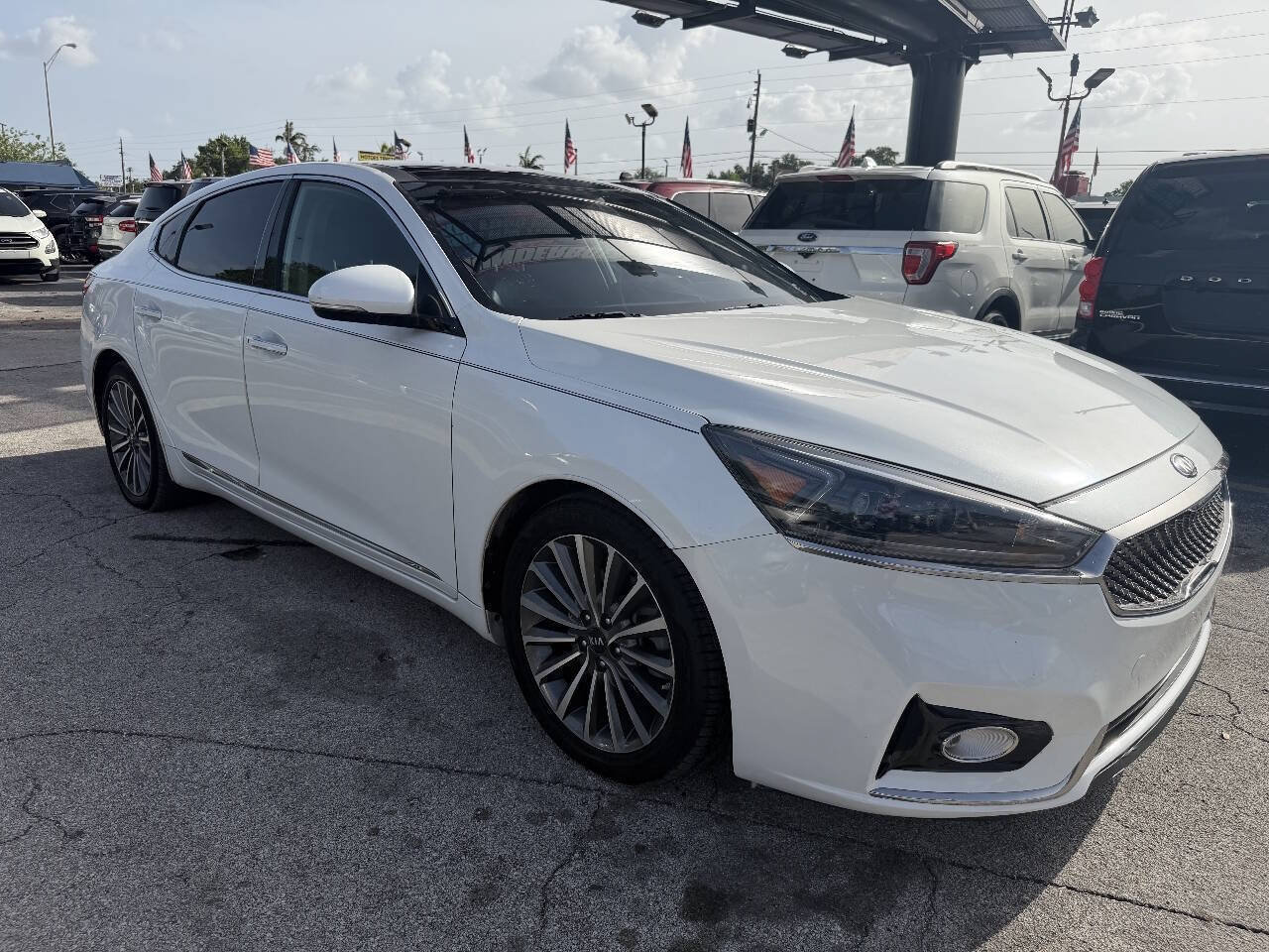 Used 2017 Kia Cadenza Premium FWD image 8