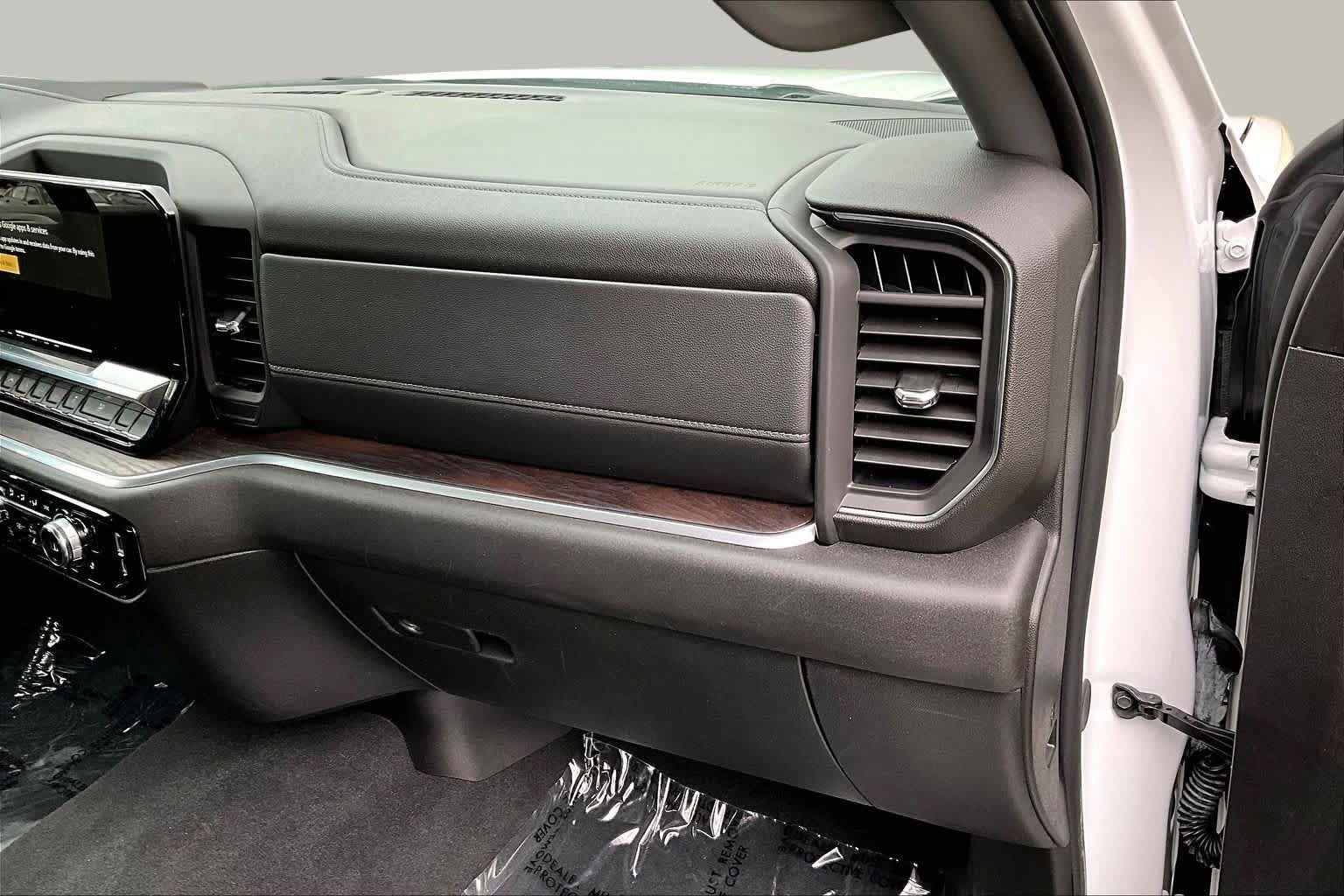 Used 2026 GMC Sierra 1500 SLT AWD/4WD image 19