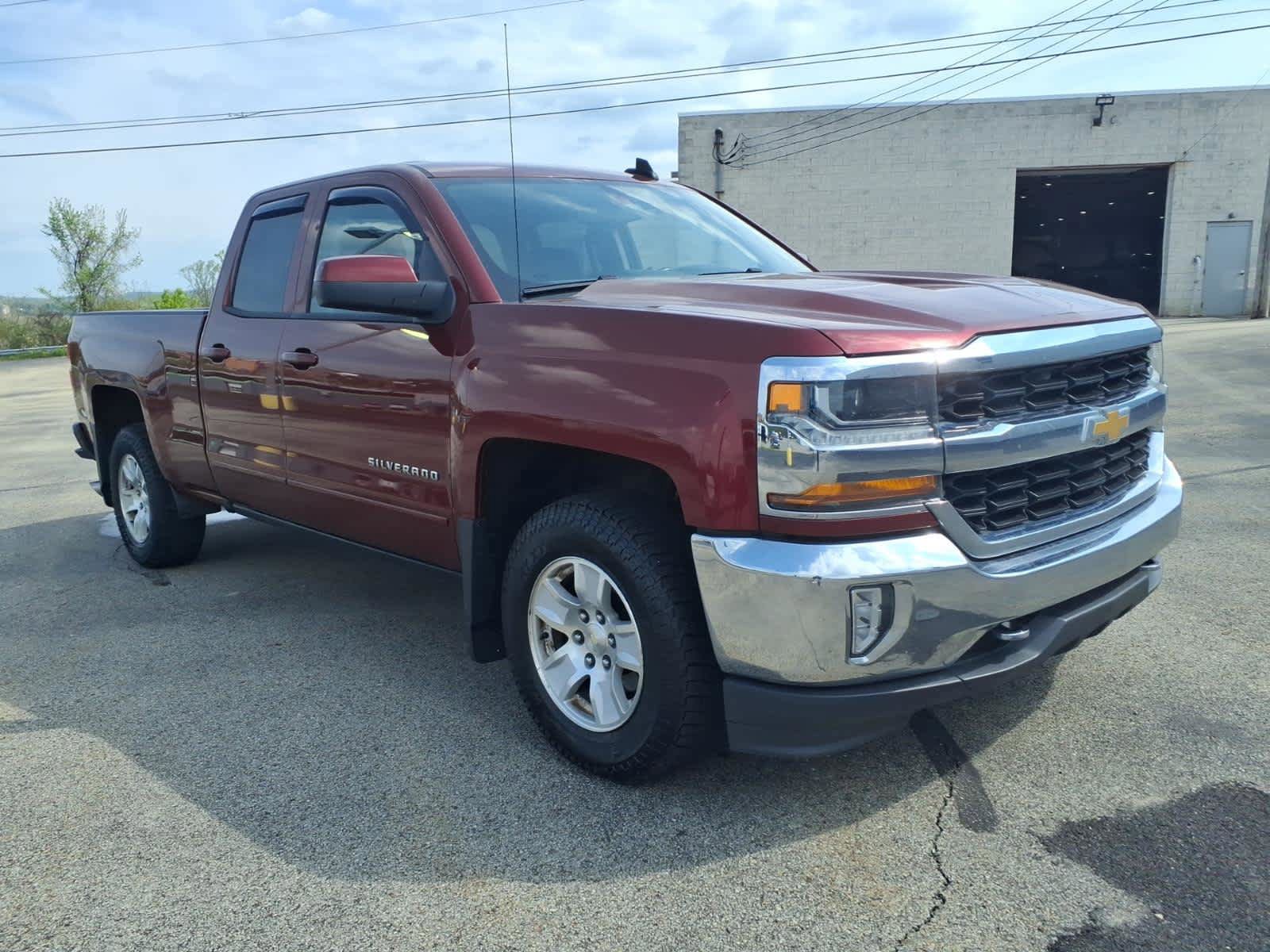 Used 2017 Chevrolet Silverado 1500 LT w/ All Star Edition AWD/4WD image 6