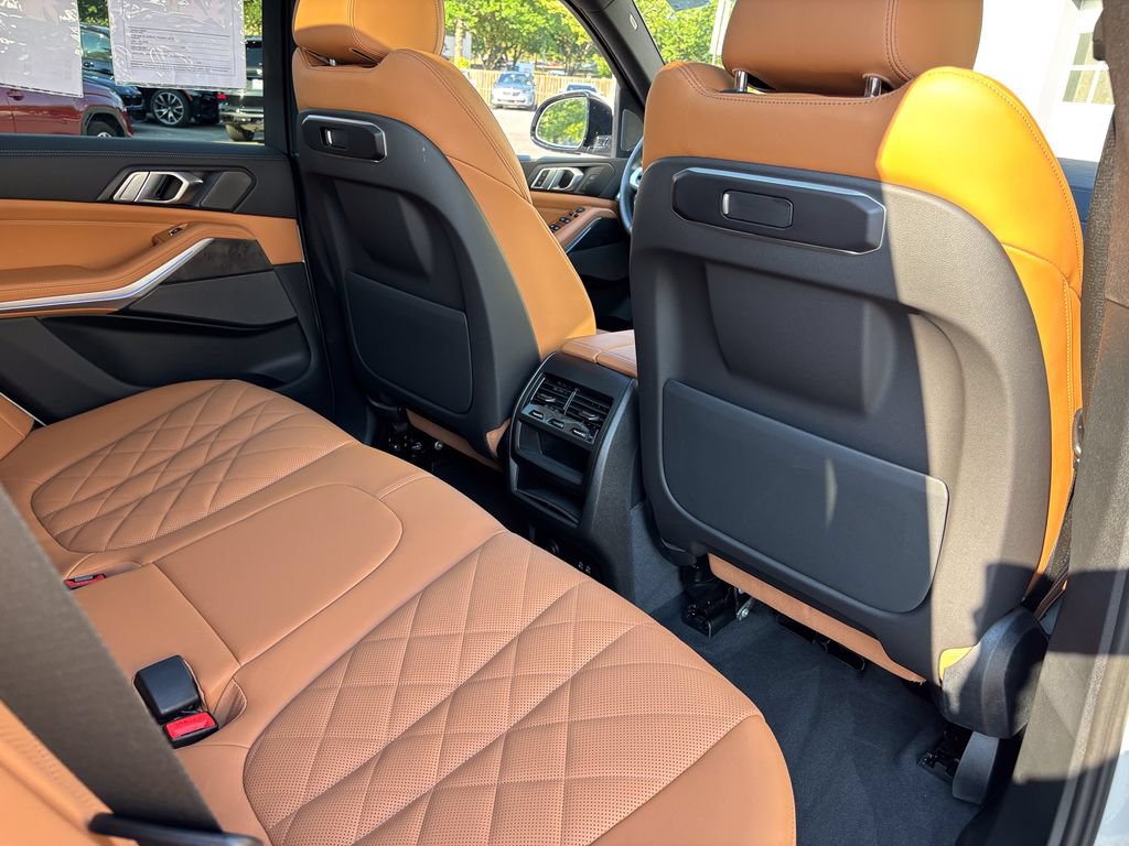 Certified 2024 BMW X5 xDrive40i w/ M Sport Package AWD/4WD image 40