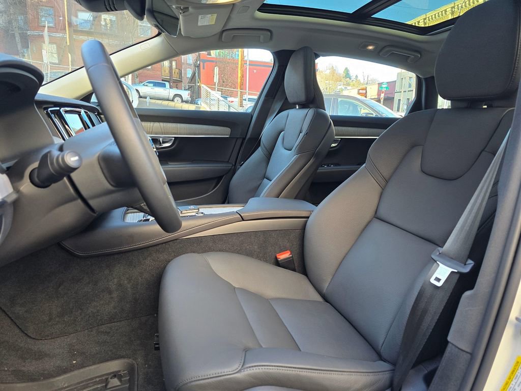 New 2025 Volvo S90 B6 Plus w/ Protection Package Premier image 21