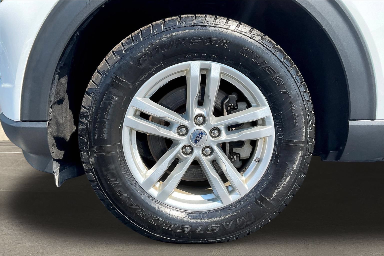 Used 2023 Ford Explorer 4WD image 32