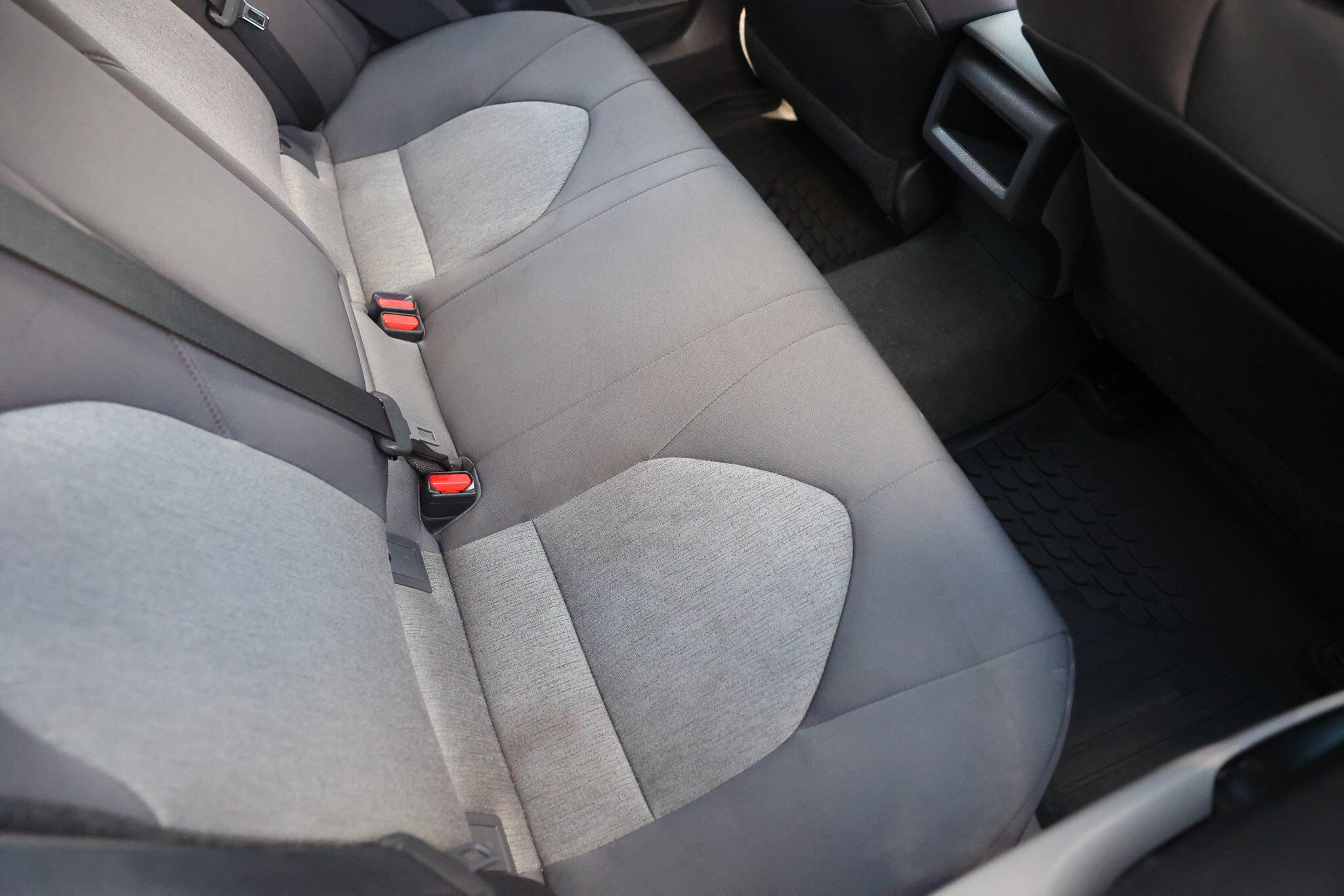 Used 2020 Toyota Camry LE FWD image 15