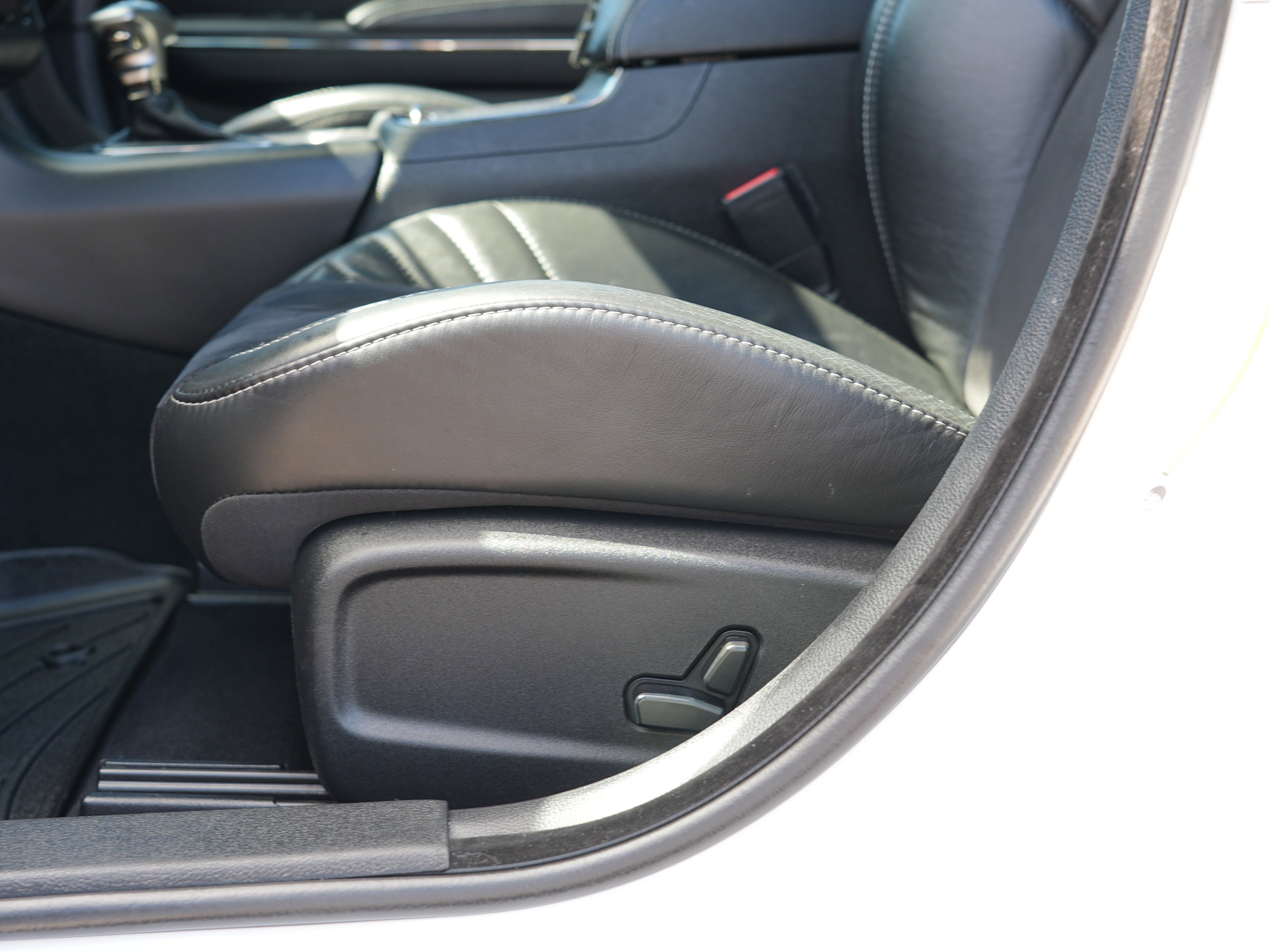 Used 2019 Dodge Charger SRT Hellcat w/ Harman/Kardon Audio Group RWD image 15