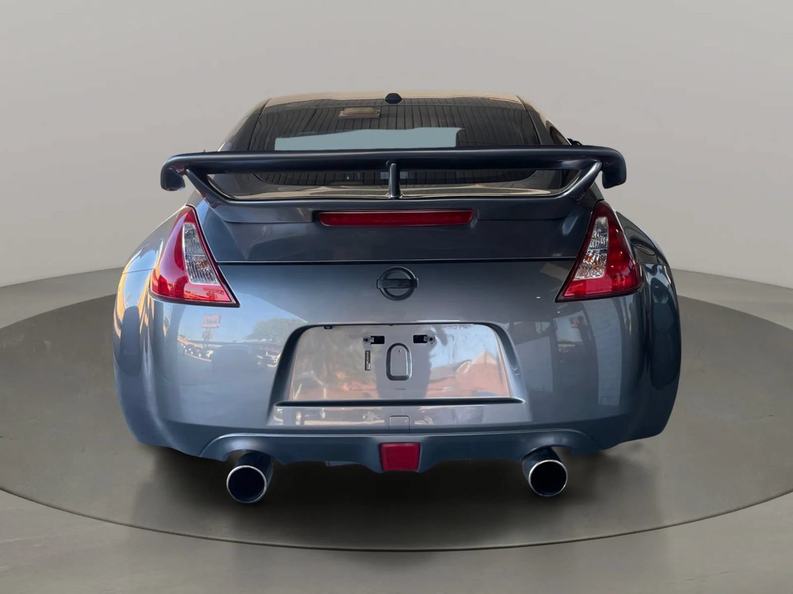 Used 2016 Nissan 370Z Touring RWD image 4