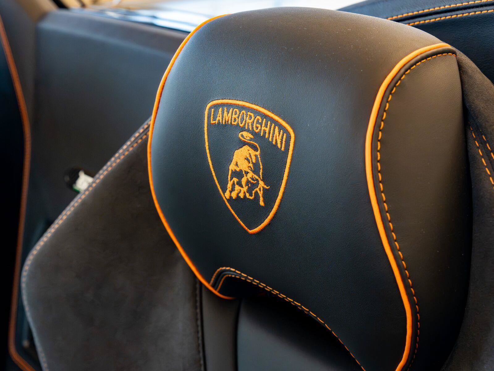 Used 2023 Lamborghini Huracan EVO RWD image 55