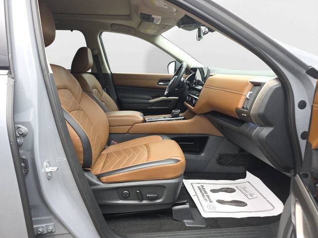 Used 2024 Nissan Pathfinder Platinum w/ Cargo Package FWD image 37