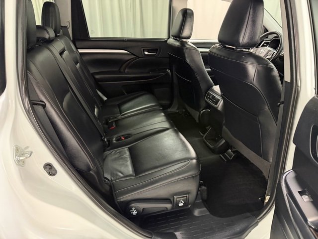 Used 2019 Toyota Highlander XLE image 9