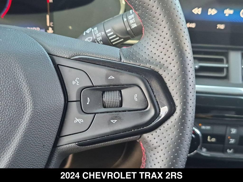 Used 2024 Chevrolet Trax RS w/ Driver Confidence Package FWD image 18