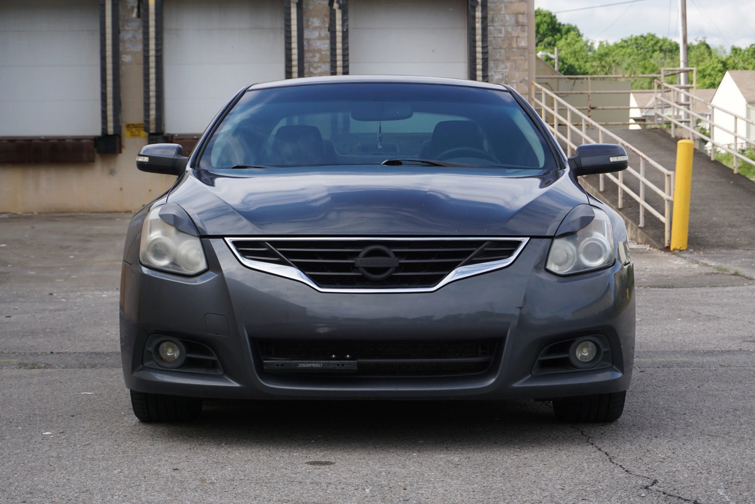 Used 2011 Nissan Altima 3.5 SR FWD image 2