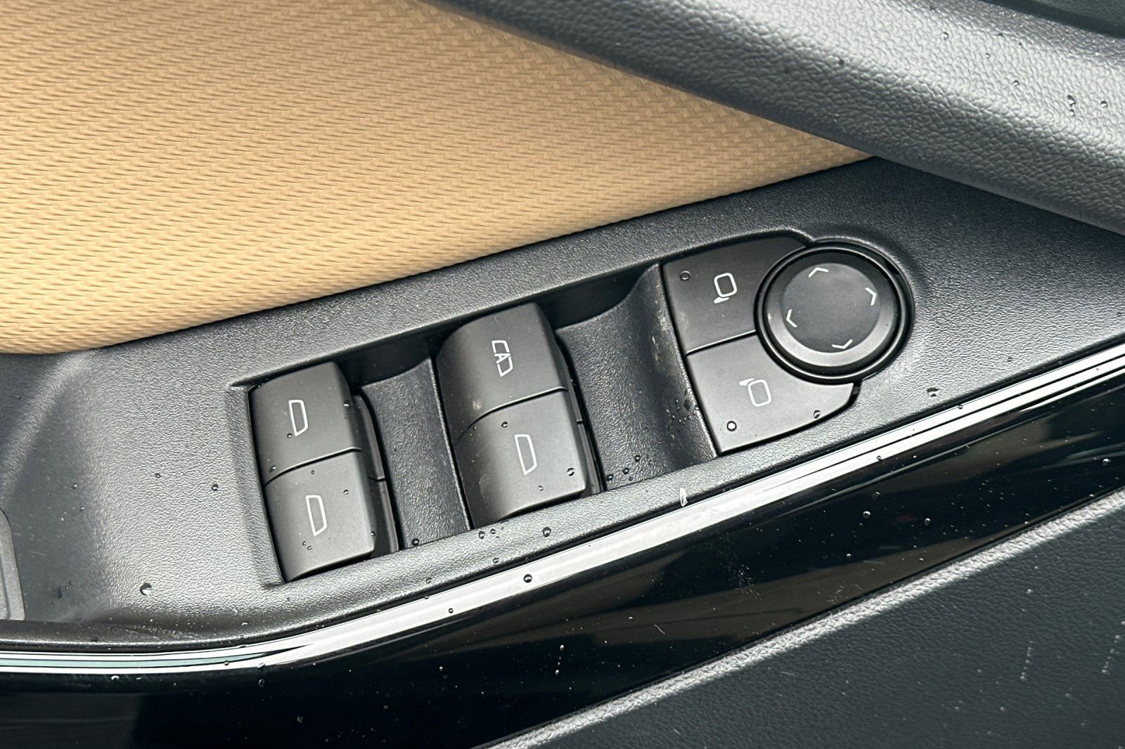 New 2026 Chevrolet Equinox ACTIV w/ Convenience Package III image 12